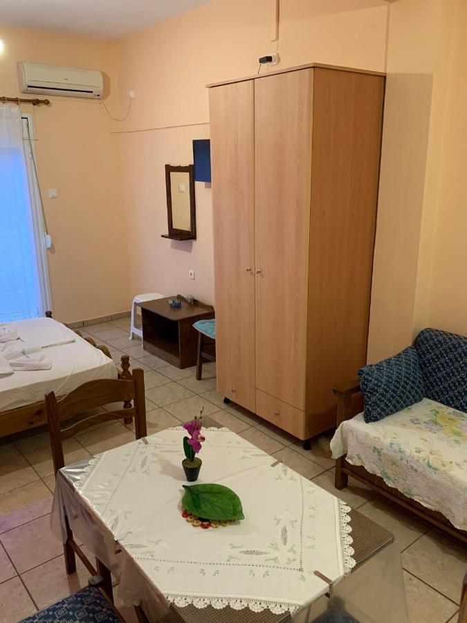 Votsi  Kostas Rooms المظهر الخارجي الصورة